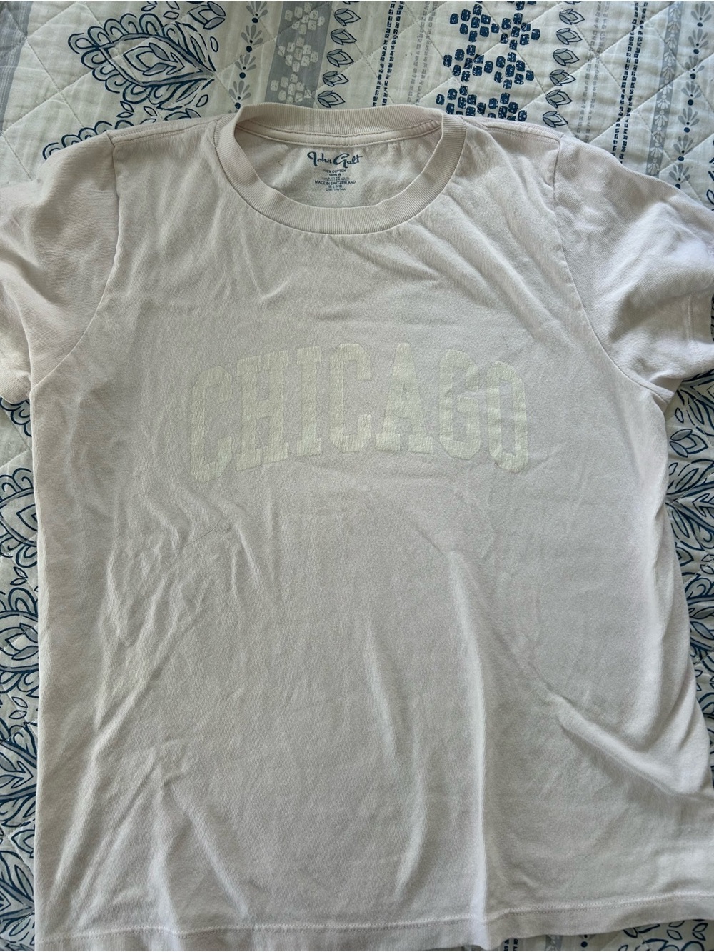 Brandy Melville Cream 'Chicago' Short Sleeve Tee